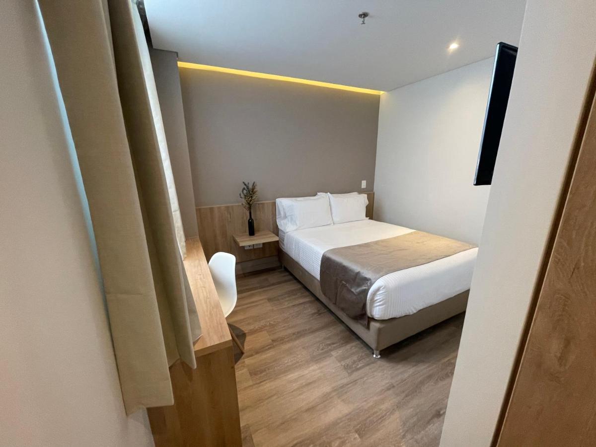 EM Budget Hotel Corferias Bogotá Eksteriør billede