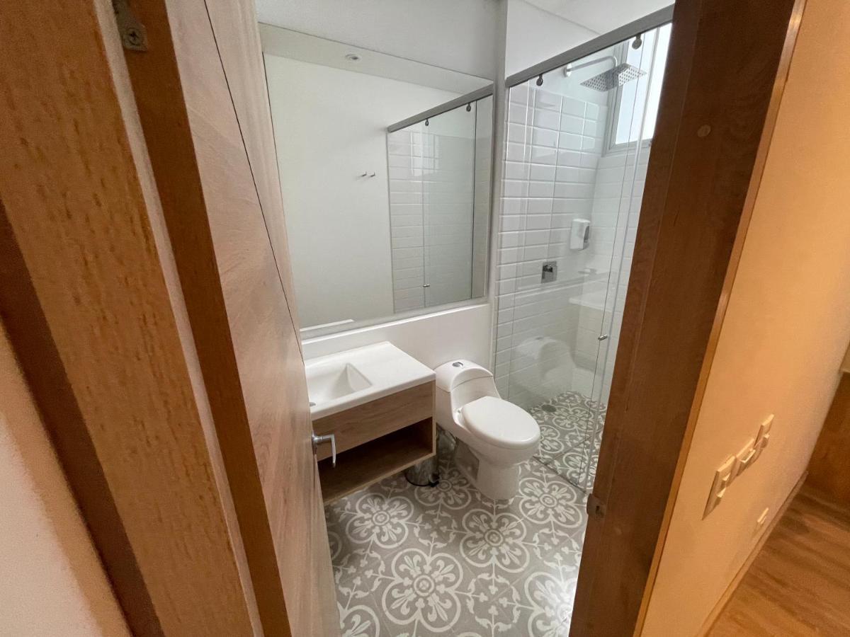 EM Budget Hotel Corferias Bogotá Eksteriør billede