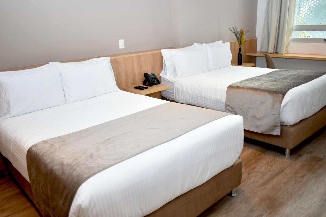 EM Budget Hotel Corferias Bogotá Eksteriør billede