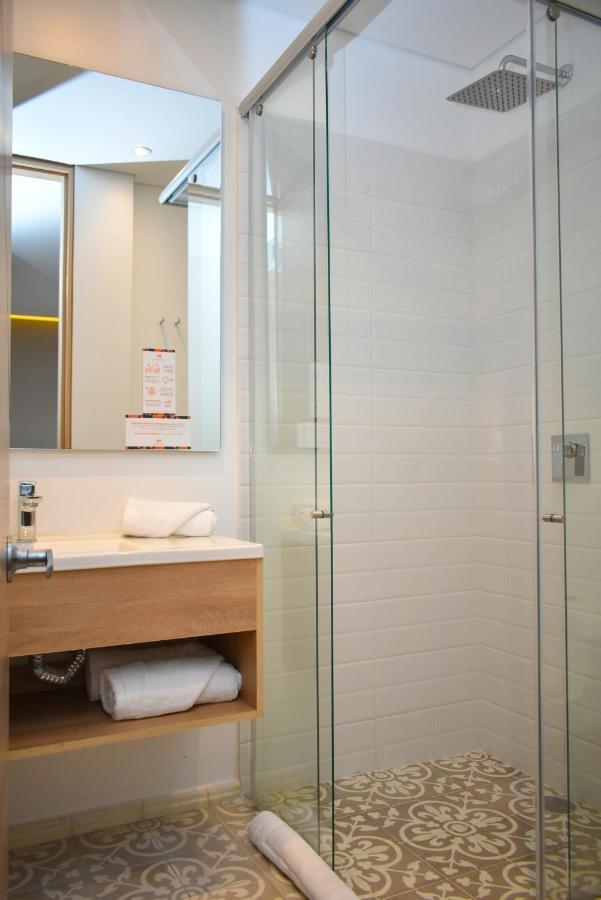 EM Budget Hotel Corferias Bogotá Eksteriør billede