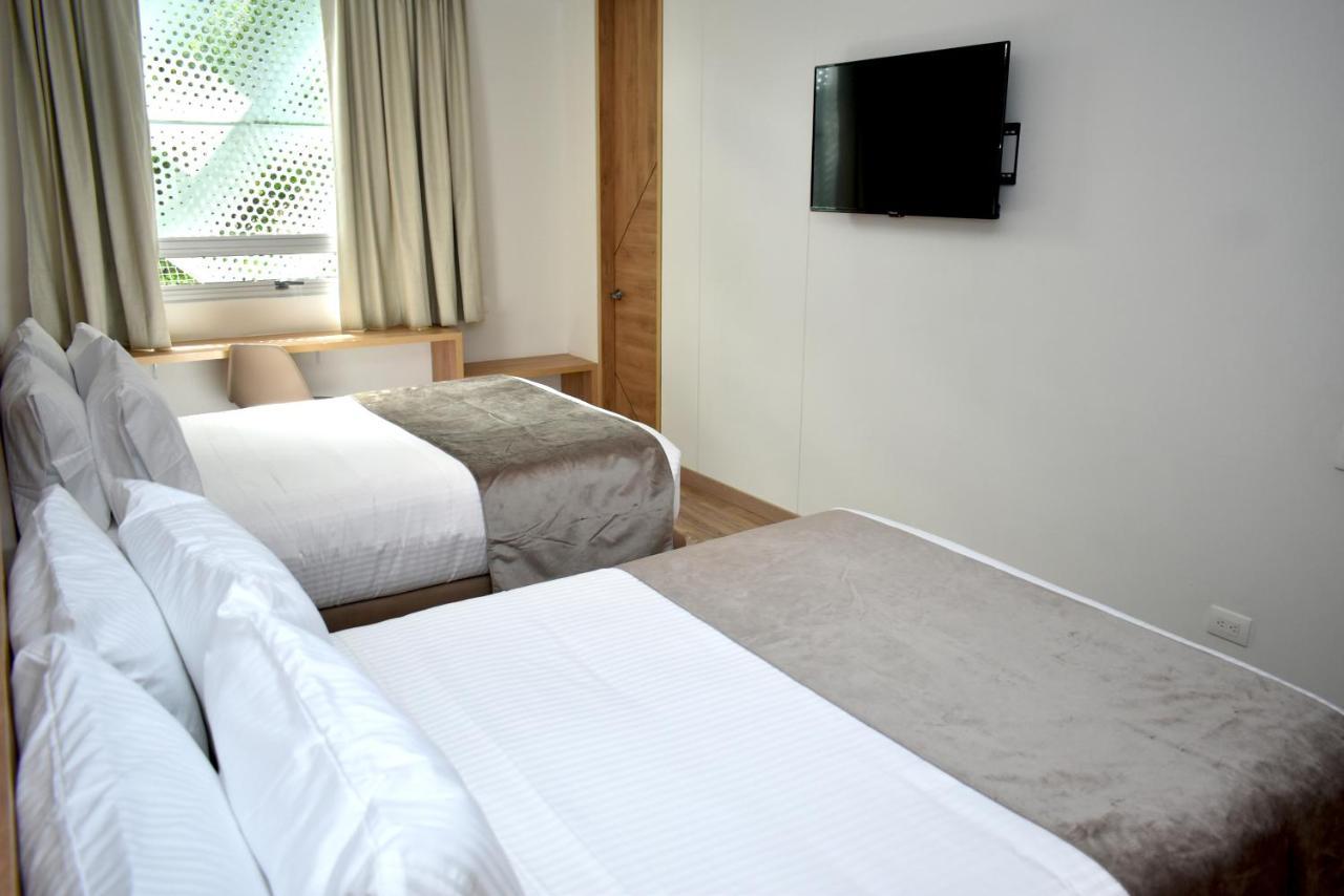 EM Budget Hotel Corferias Bogotá Eksteriør billede