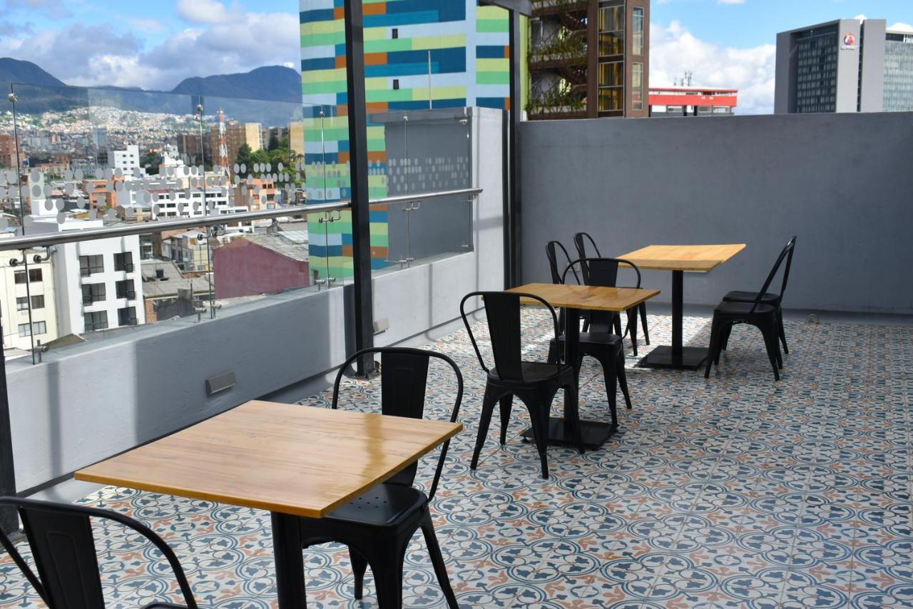 EM Budget Hotel Corferias Bogotá Eksteriør billede