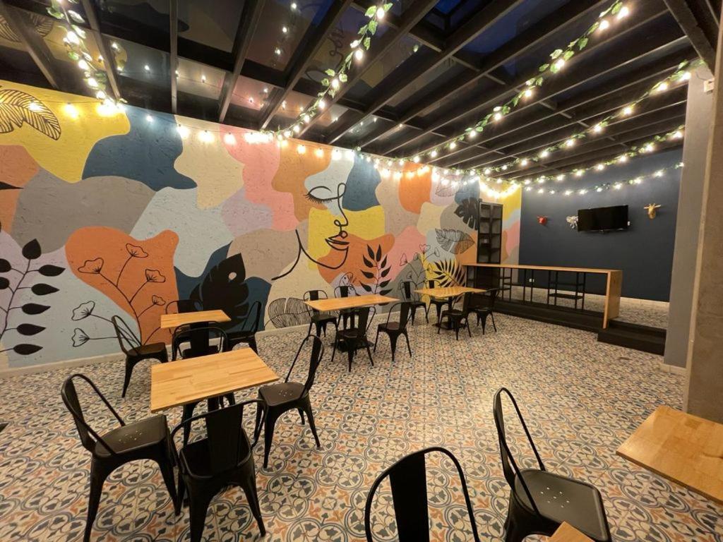 EM Budget Hotel Corferias Bogotá Eksteriør billede