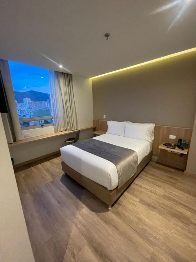 EM Budget Hotel Corferias Bogotá Eksteriør billede