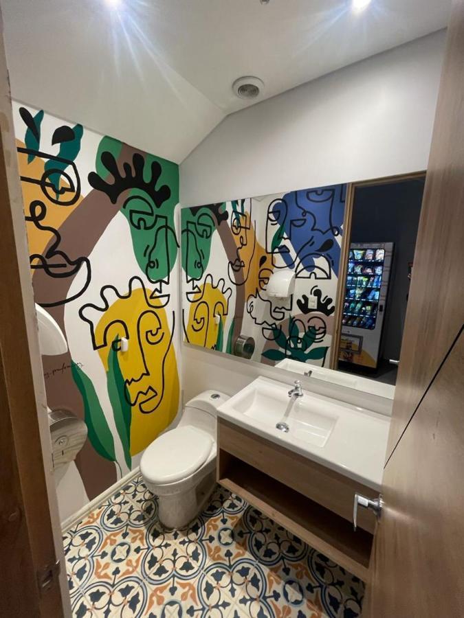 EM Budget Hotel Corferias Bogotá Eksteriør billede