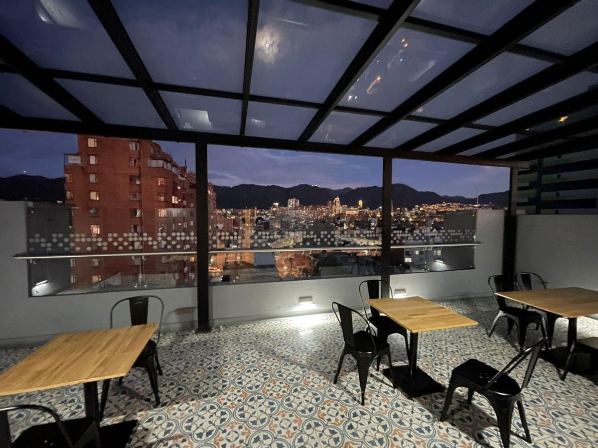 EM Budget Hotel Corferias Bogotá Eksteriør billede
