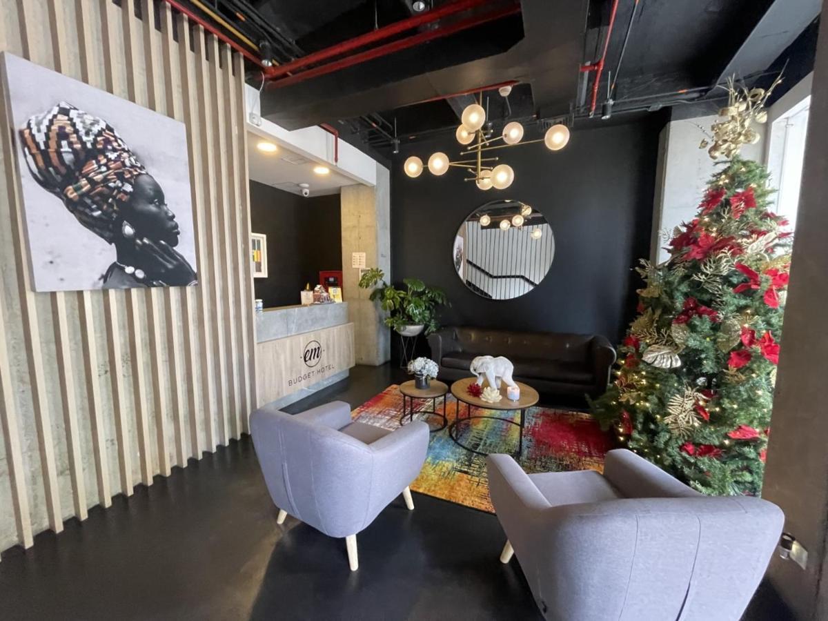EM Budget Hotel Corferias Bogotá Eksteriør billede